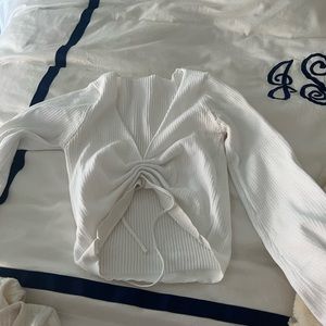 White crop top sweater